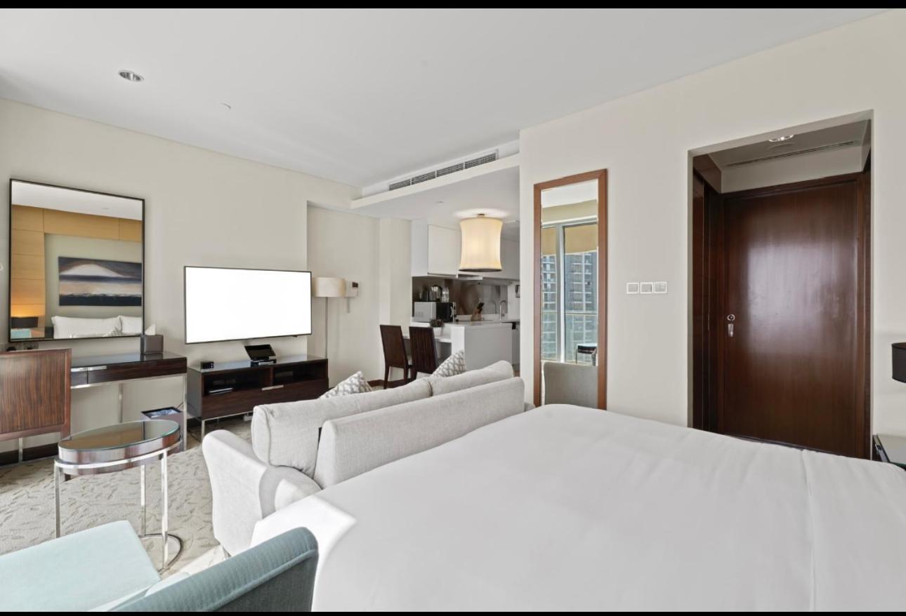 Apartment Velora Address Mall Residences